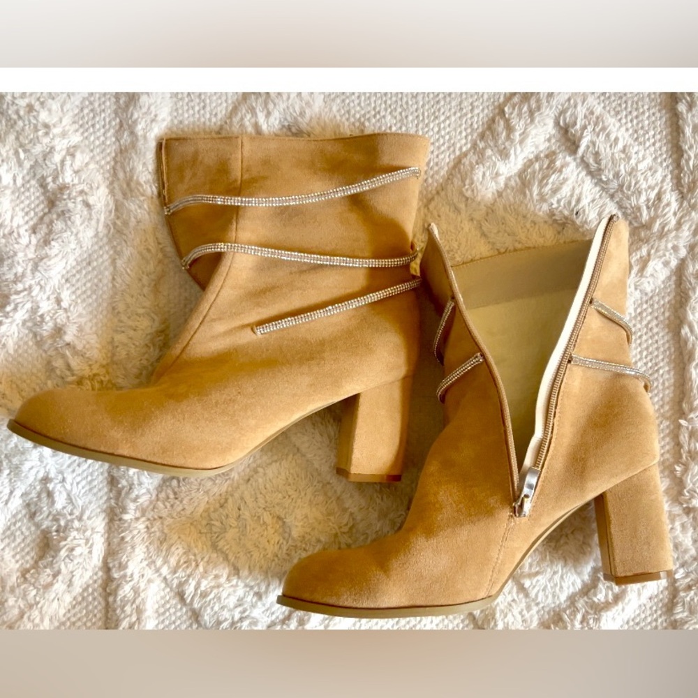 Tan Suede Women's Ankle Boots Size 42 (approx 9.5/10 LIKE NEW